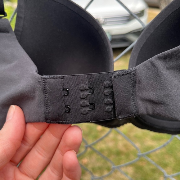 SKIMS fits everybody Tshirt bra - Picture 6 of 12